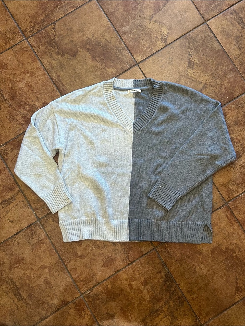 Marine Layer Two-Tone Gray V-Neck Women’s Sweater Size Small